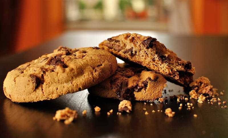 كوكيز الشوفان بالشوكولاته (Chocolate Chip Oat Cookies)