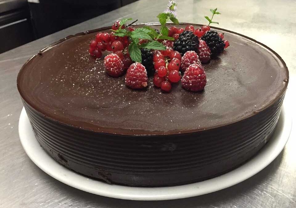 كيكة الشوكولاته الهشة (Chocolate Cake)